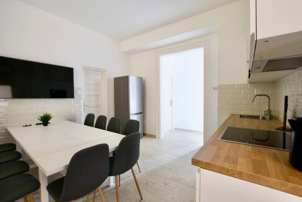 Premium Apartment By Hi5 - Astoria 4 Bedroom 布达佩斯 外观 照片